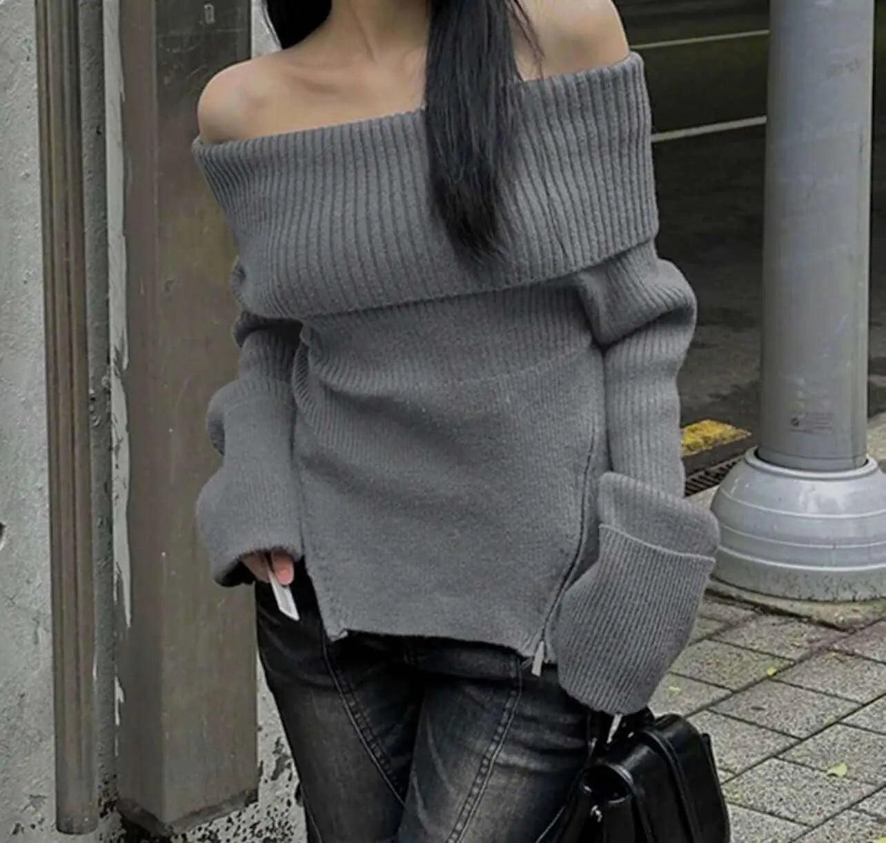 Off-shoulder Slim Fit Sweater. Trendsetting Style - QVA COUTURE