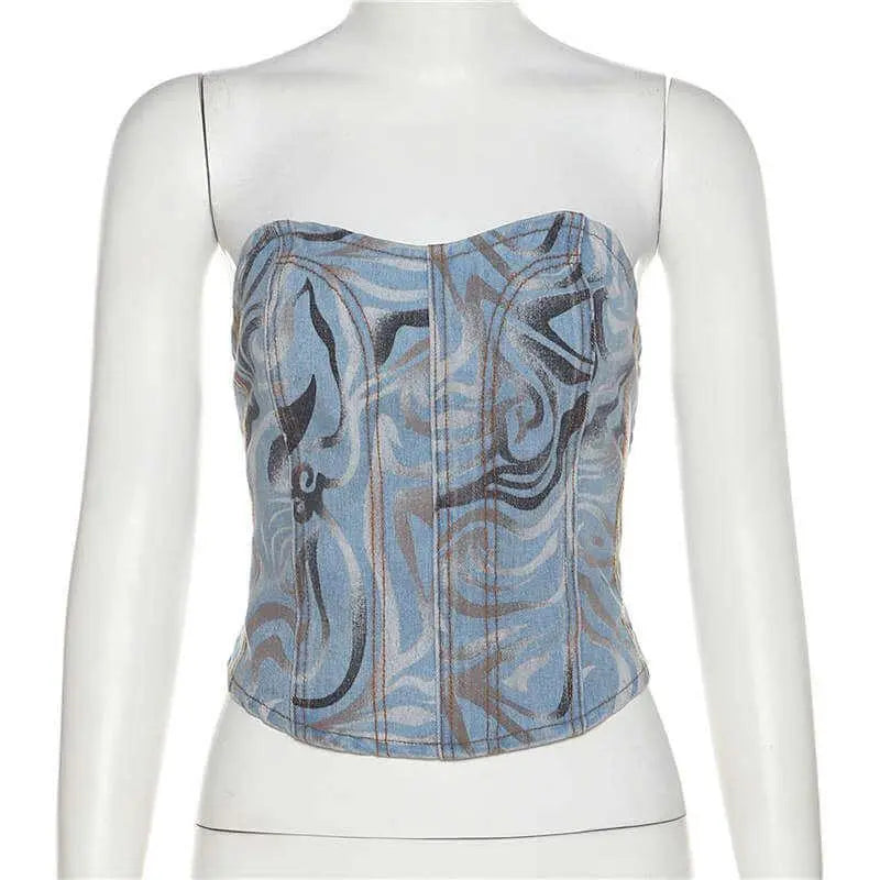 Trendy Crop Top. Fashionable Women's Streetwear Style - QVA COUTURE
